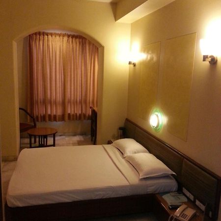 Hotel Ashray International, Sion - Near Bkc Bombaim Exterior foto